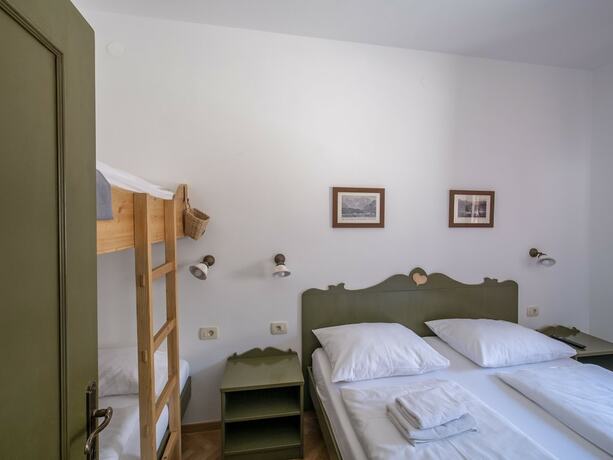 Imagen de la habitación del Hotel Berghi and Apartments. Foto 11