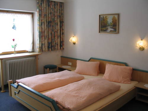 Imagen de la habitación del Hotel Berghotel Almrausch. Foto 15