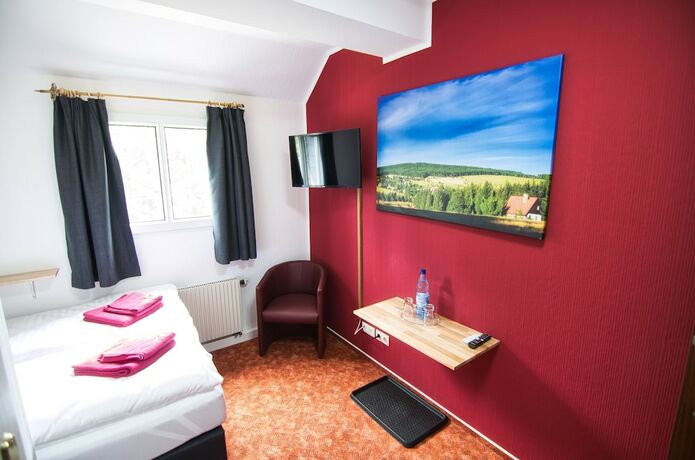 Imagen de la habitación del Hotel Berghotel B&auml;renstein. Foto 17