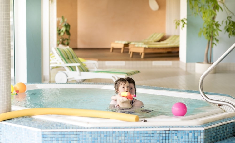 Imagen de la piscina del Hotel Berghotel Hoher Knochen. Foto 18