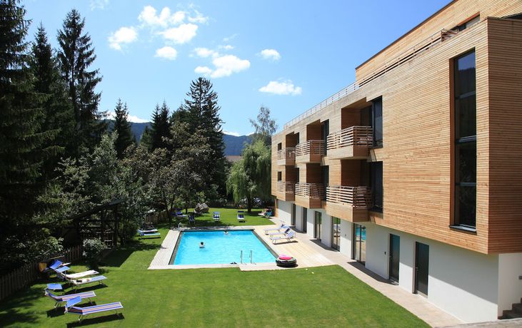 Imagen de los exteriores del Hotel Berghotel Pine. Foto 11