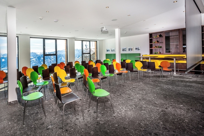 Imagen de los interiores del Hotel Berghotel Schmittenh&ouml;he 2000m. Foto 15