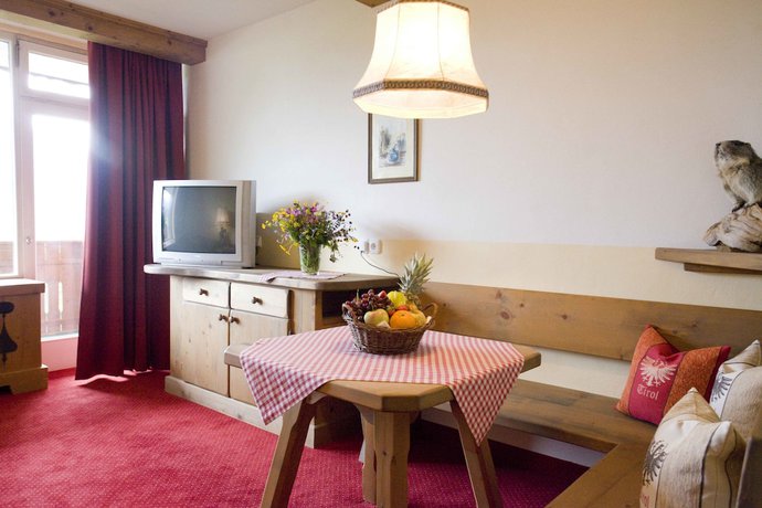 Imagen de la habitación del Hotel Berghotel Tirol. Foto 6