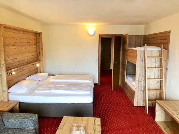 Imagen de la habitación del Hotel Berghotel Tirol. Foto 15