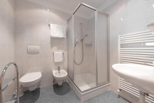 Imagen de la habitación del Hotel Berghotel Zum Zirm. Foto 7