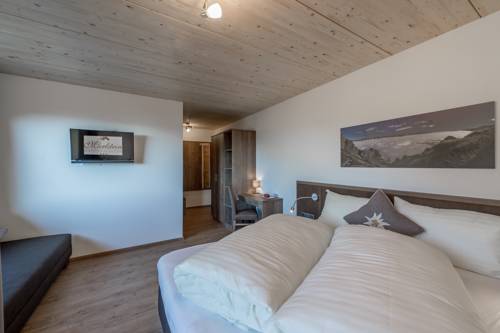 Imagen de la habitación del Hotel Berghotel & Gasthof Marlstein. Foto 5