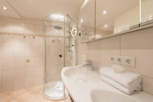 Imagen de la habitación del Hotel Bergkristall, Dalaas. Foto 3