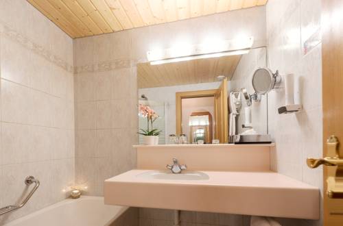 Imagen de la habitación del Hotel Bergkristall, Dalaas. Foto 5