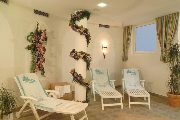 Imagen de la piscina del Hotel Bergkristall. Foto 17