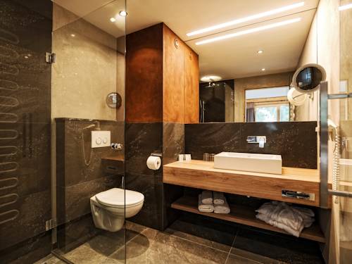 Imagen de la habitación del Hotel Bergkristall, Hippach. Foto 3