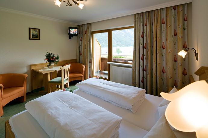 Imagen de la habitación del Hotel Bergland, PERTISAU. Foto 13