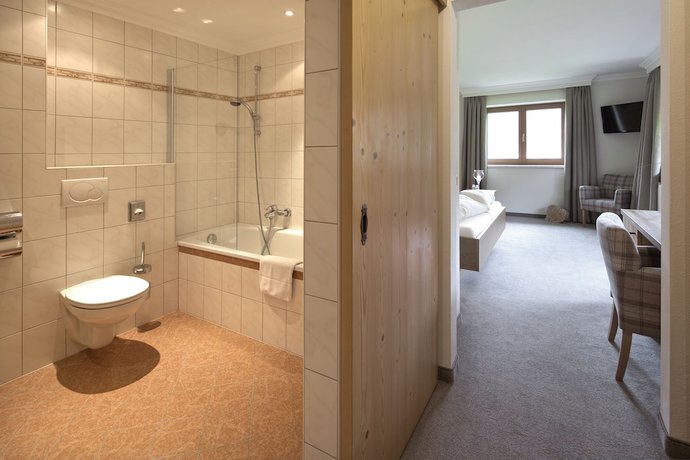 Imagen de la habitación del Hotel Bergland, PERTISAU. Foto 17
