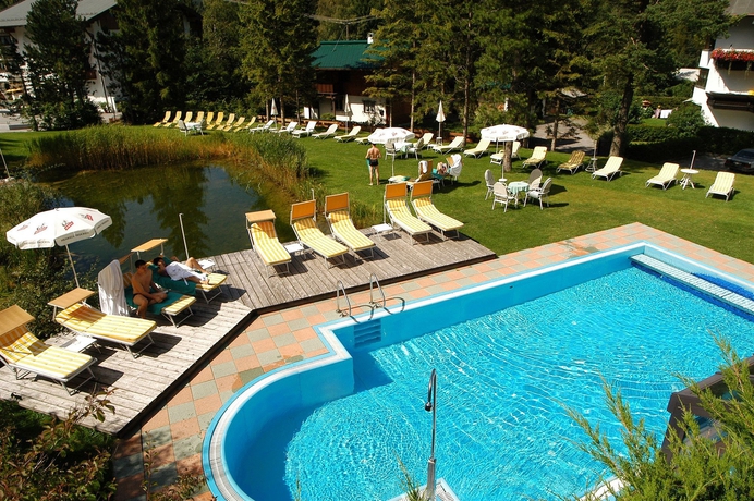 Imagen de la piscina del Hotel Bergresort Seefeld. Foto 16
