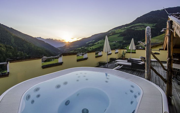 Imagen de la piscina del Hotel Bergschl&ouml;ssl. Foto 18