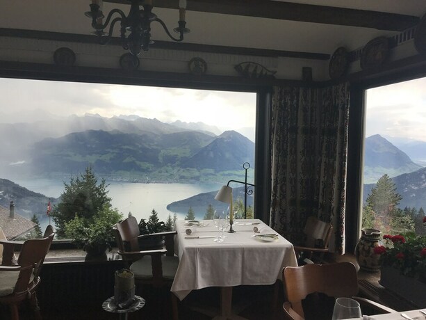 Imagen del bar/restaurante del Hotel Bergsonne Rigi. Foto 5
