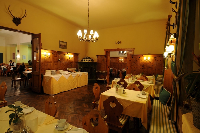 Imagen del bar/restaurante del Hotel Bergwirt Sch&ouml;nbrunn. Foto 2