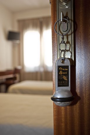 Imagen de la habitación del Hotel Beri. Foto 11