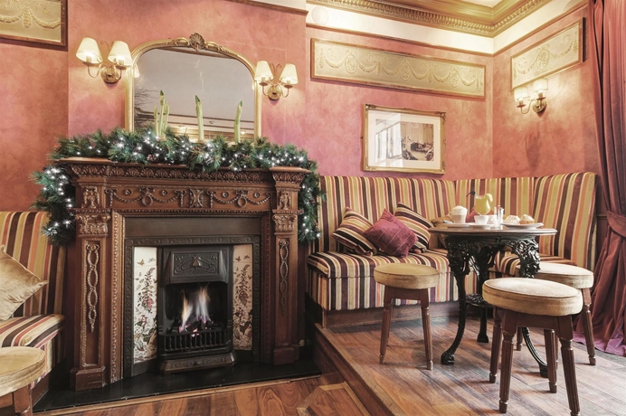 Imagen del bar/restaurante del Hotel Berjaya Eden Park London. Foto 4