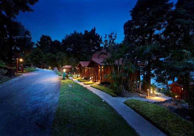 Imagen de los exteriores del Hotel Berjaya Langkawi Resort. Foto 11