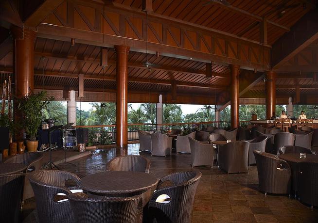 Imagen del bar/restaurante del Hotel Berjaya Langkawi Resort. Foto 6