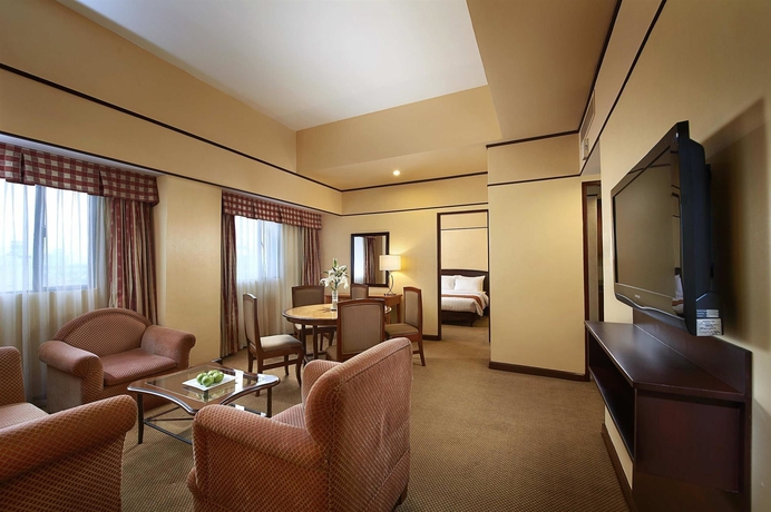 Imagen de la habitación del Hotel Berjaya Makati. Foto 8