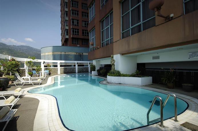 Imagen de la piscina del Hotel Berjaya Penang. Foto 18