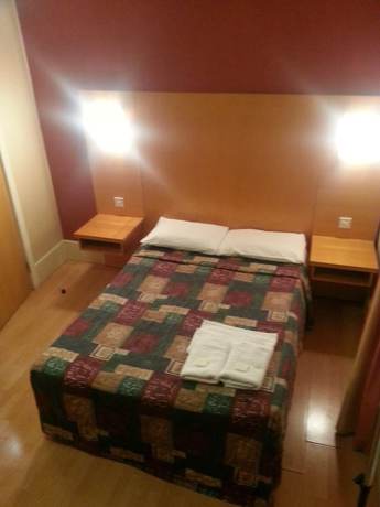 Imagen de la habitación del Hotel Berkeley Court. Foto 4