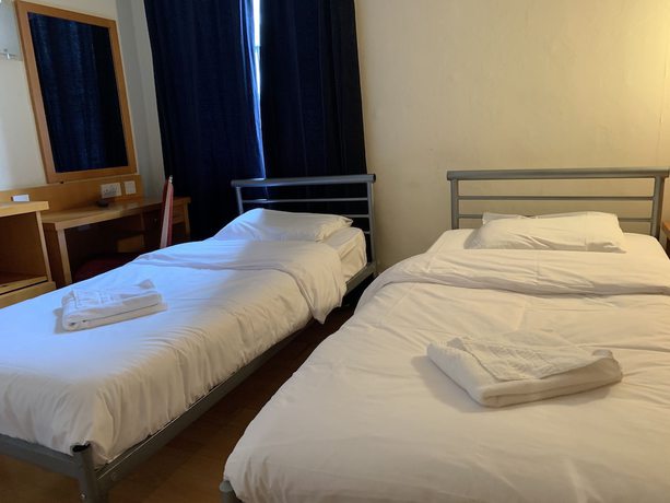 Imagen de la habitación del Hotel Berkeley Court. Foto 7