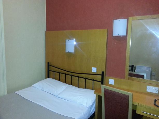 Imagen de la habitación del Hotel Berkeley Court. Foto 10