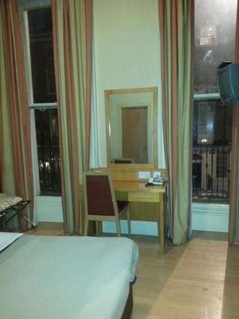 Imagen de los interiores del Hotel Berkeley Court. Foto 19