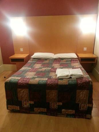 Imagen de la habitación del Hotel Berkeley Court. Foto 17