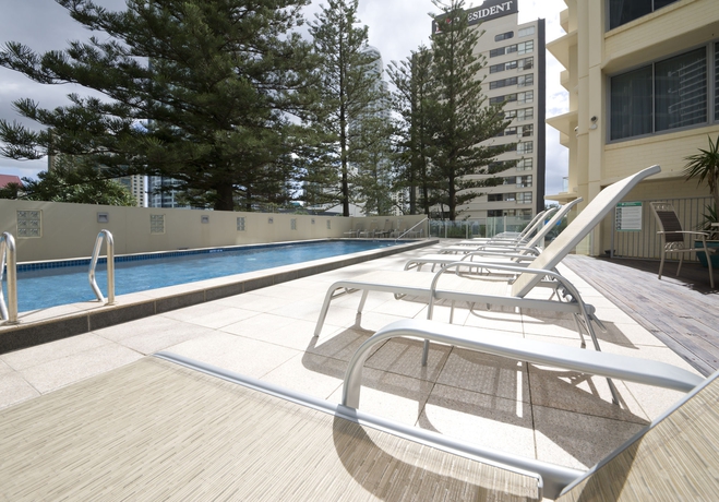 Imagen de la piscina del Hotel Berkeley On The Beach. Foto 15