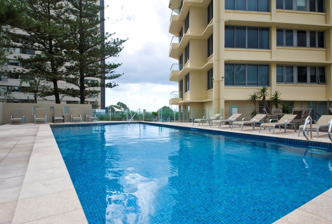 Imagen de la piscina del Hotel Berkeley On The Beach. Foto 16