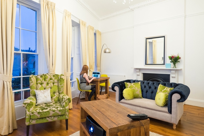 Imagen de los interiores del Hotel Berkeley Suites. Foto 15