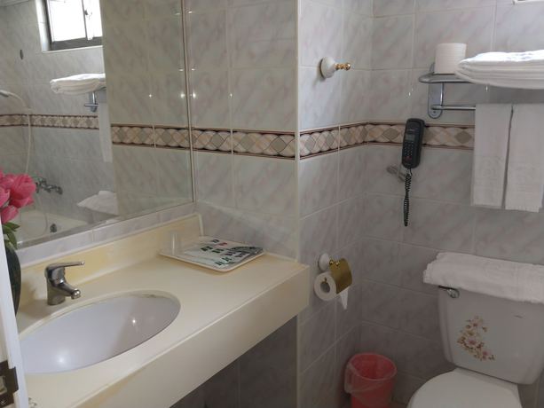 Imagen de la habitación del Hotel Berkeleys. Foto 16
