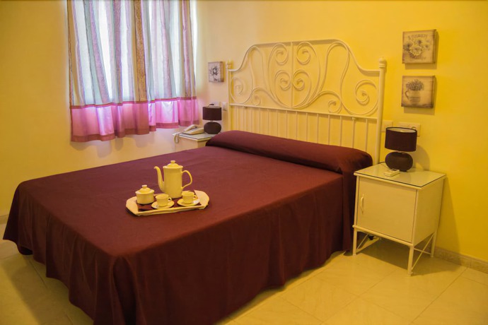 Imagen de la habitación del Hotel Berlanga. Foto 4