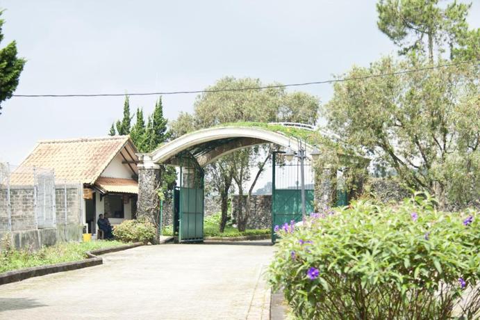 Imagen de los interiores del Hotel Berlian Resort-Cipanas. Foto 20