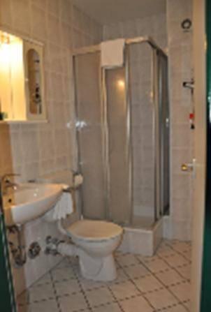 Imagen de la habitación del Hotel Berlin, Bad Nenndorf. Foto 5