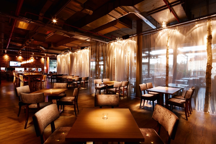 Imagen del bar/restaurante del Hotel Berlin Köpenick by Leonardo Hotels. Foto 4