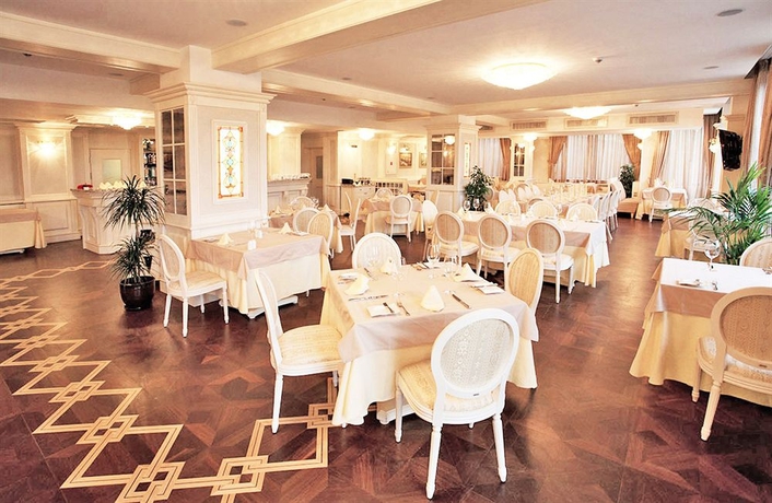 Imagen del bar/restaurante del Hotel Berlin Park Vitosha. Foto 4