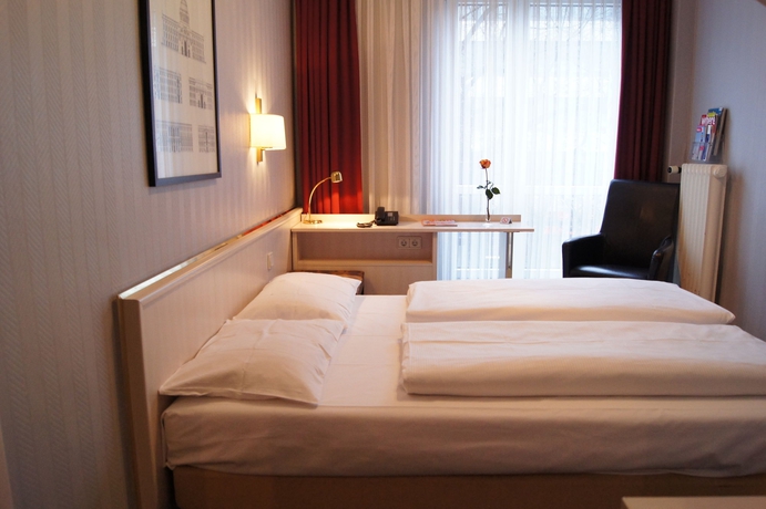 Imagen de la habitación del Hotel Berlin Plaza am Kurf&uuml;rstendamm. Foto 4
