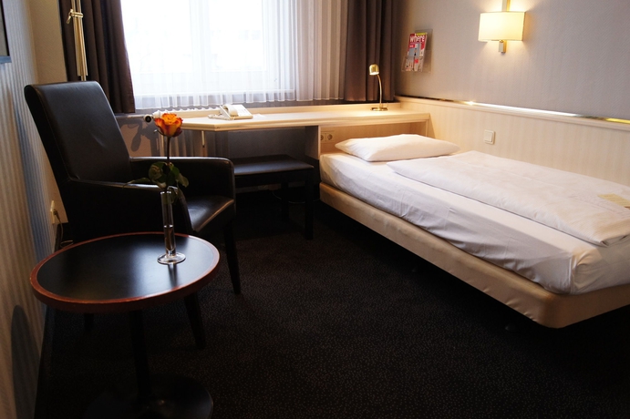 Imagen de la habitación del Hotel Berlin Plaza am Kurf&uuml;rstendamm. Foto 7