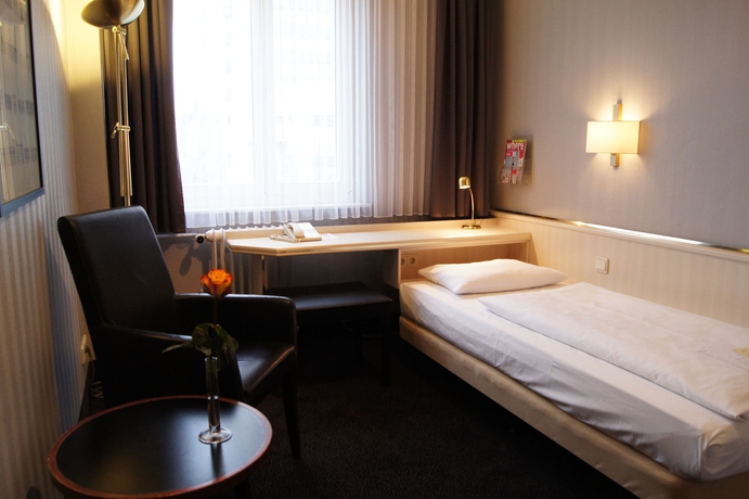 Imagen de la habitación del Hotel Berlin Plaza am Kurf&uuml;rstendamm. Foto 10