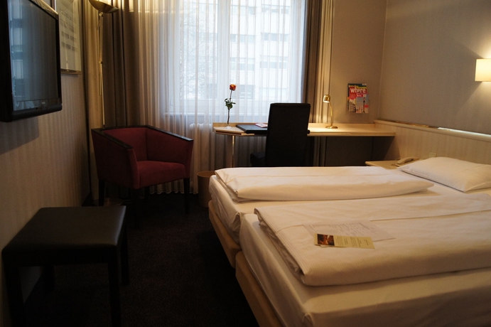 Imagen de la habitación del Hotel Berlin Plaza am Kurf&uuml;rstendamm. Foto 11