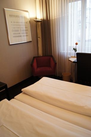 Imagen de la habitación del Hotel Berlin Plaza am Kurf&uuml;rstendamm. Foto 13