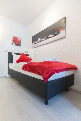 Imagen de la habitación del Hotel Berlin, Schwetzingen. Foto 9