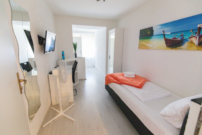 Imagen de la habitación del Hotel Berlin, Schwetzingen. Foto 14