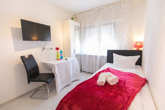 Imagen de la habitación del Hotel Berlin, Schwetzingen. Foto 19