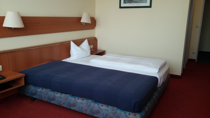 Imagen de la habitación del Hotel Berliner Ring. Foto 7