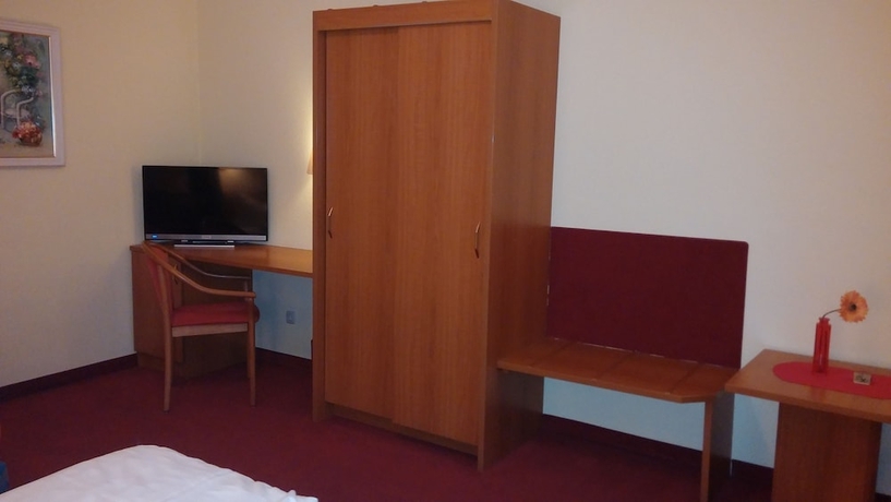 Imagen de la habitación del Hotel Berliner Ring. Foto 11